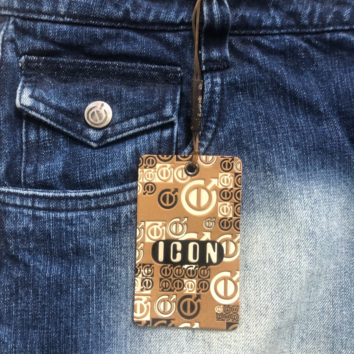 baggy jeans from the early 2000's // ג'ינס "באגי" משנות ה2000 המוקדמות