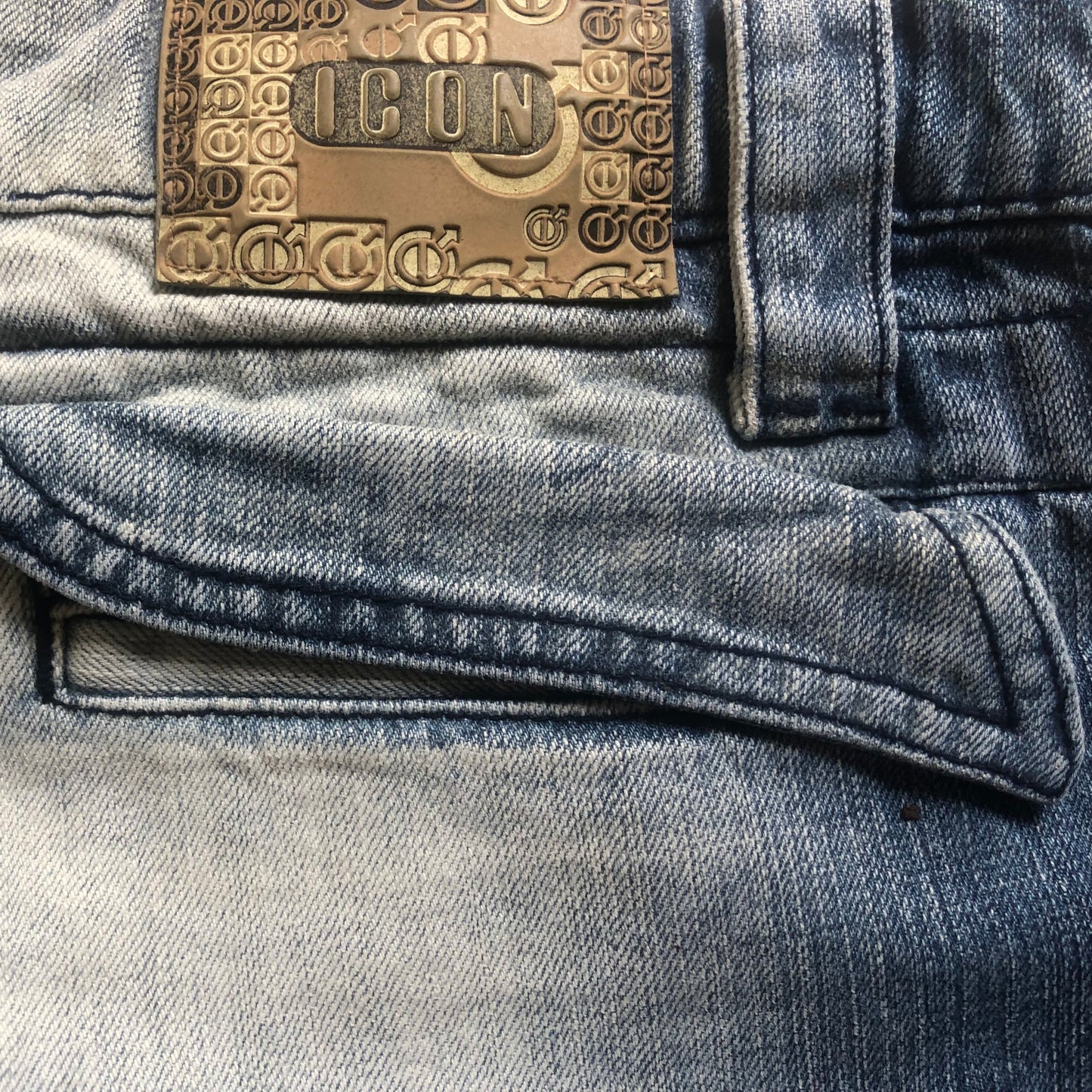 baggy jeans from the early 2000's // ג'ינס "באגי" משנות ה2000 המוקדמות