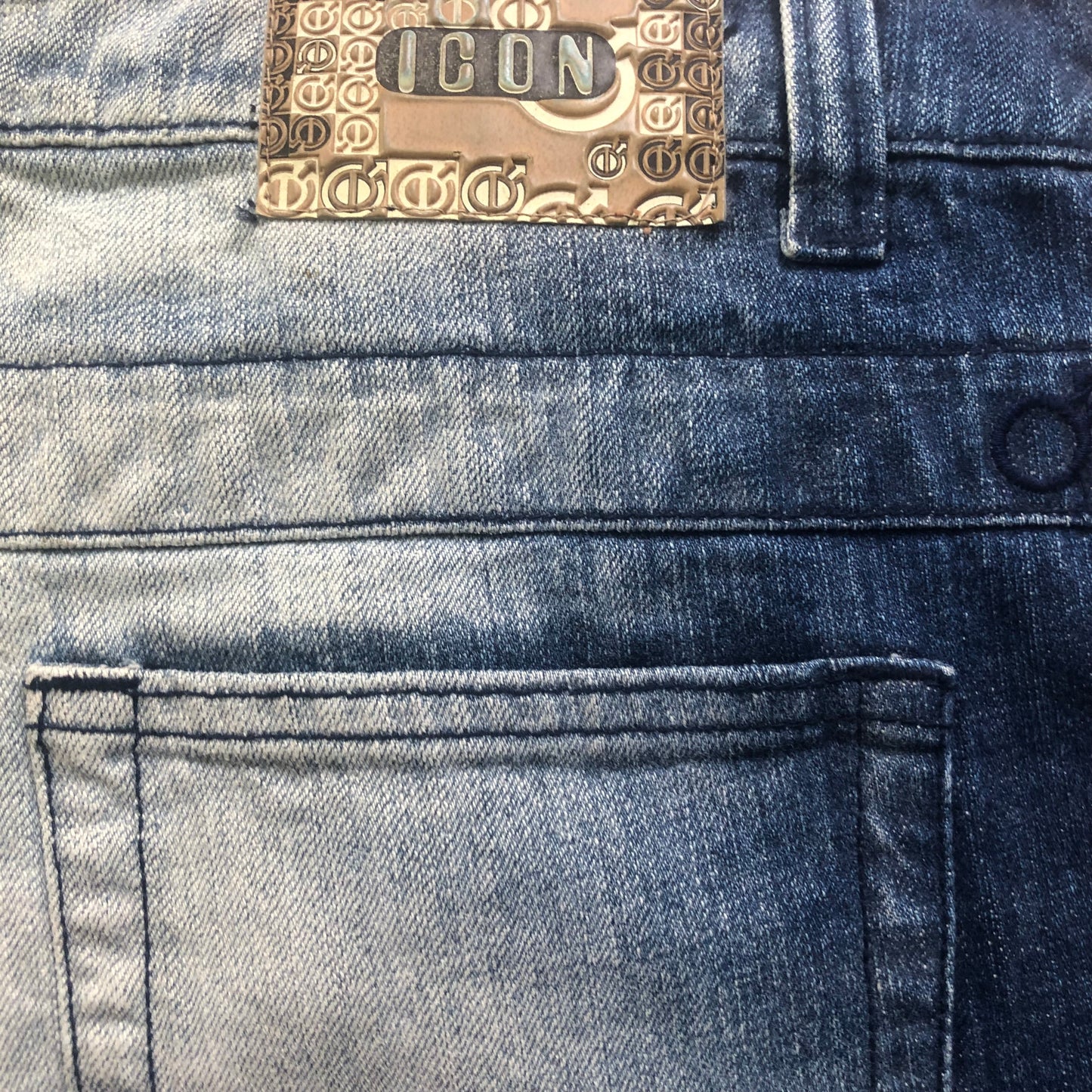 baggy jeans from the early 2000's // ג'ינס "באגי" משנות ה2000 המוקדמות