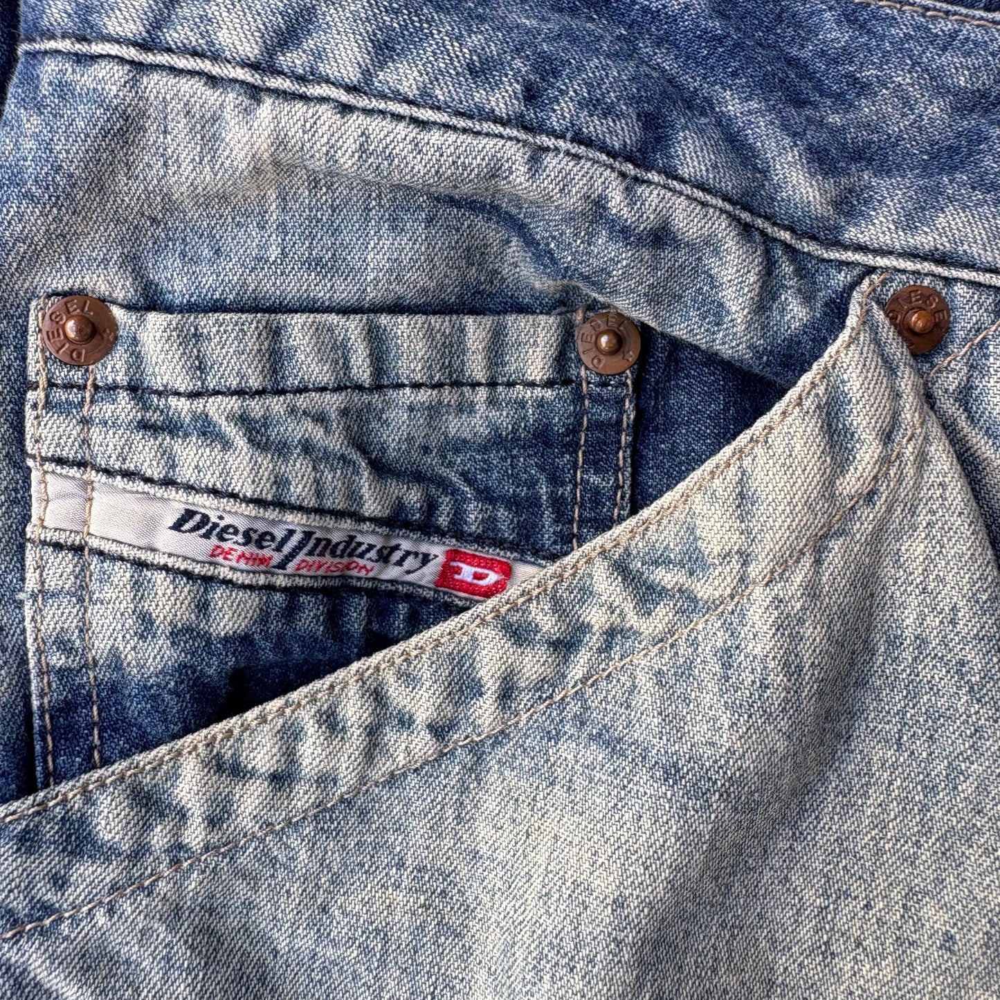 ג׳ינס Diesel