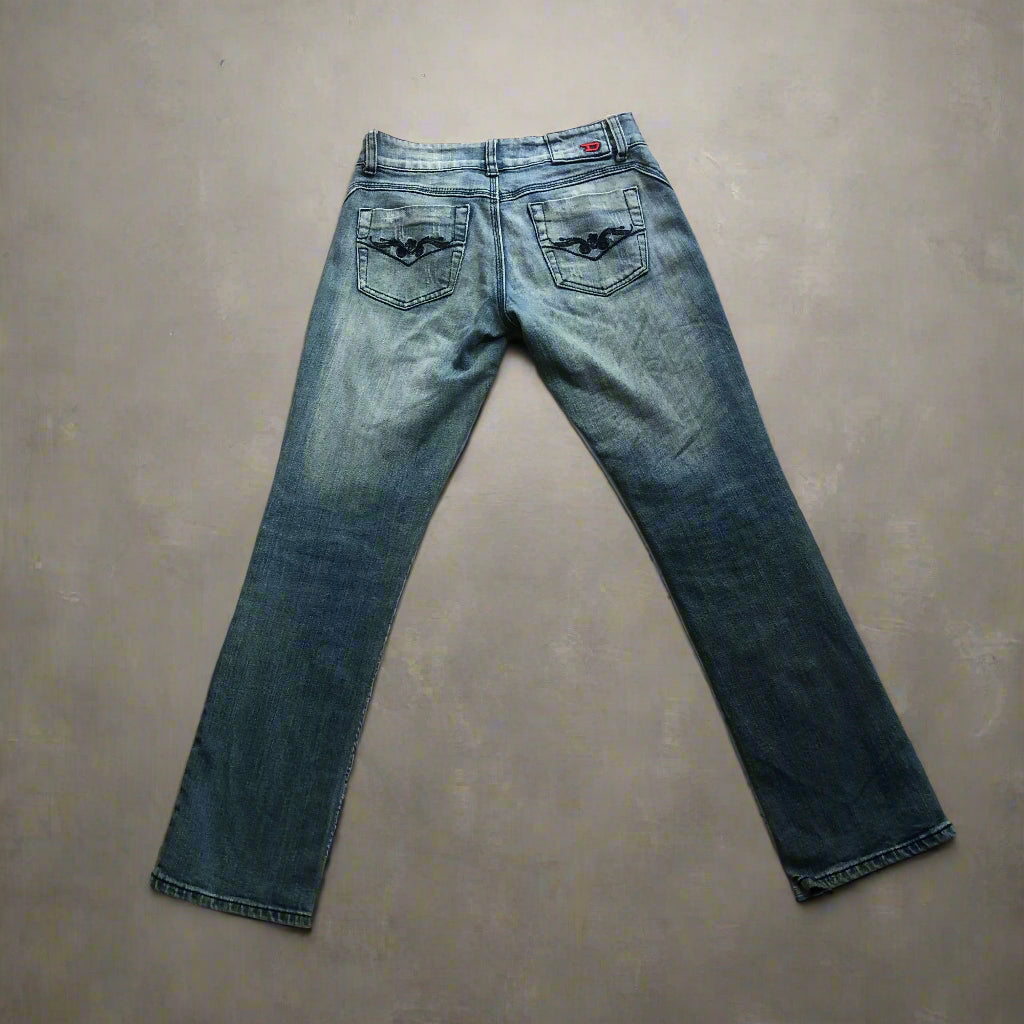ג׳ינס דיזל נמוך משנות ה2000 // diesel low rise  jeans from the early 2000’s
