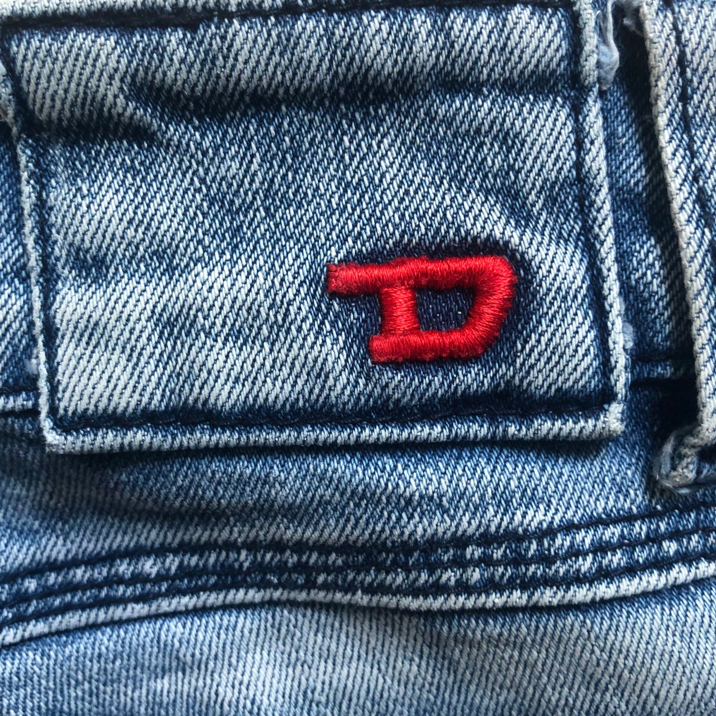 ג׳ינס דיזל נמוך משנות ה2000 // diesel low rise  jeans from the early 2000’s